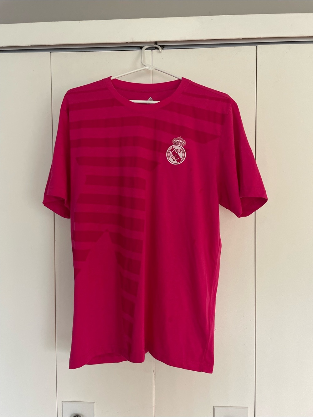Women’s Large Adidas Real Madrid Pink Short Sleeve Jersey Shirt